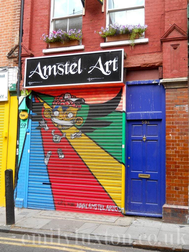 Fashion Street (left) Shutter art on Fashion Street E1