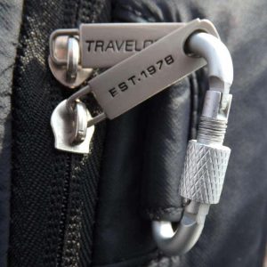 keeping valuables safe when travelling 