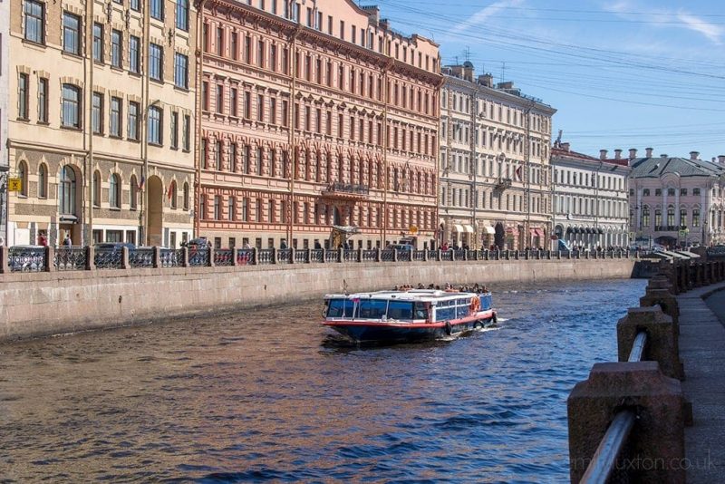 canal boat tour st petersburg