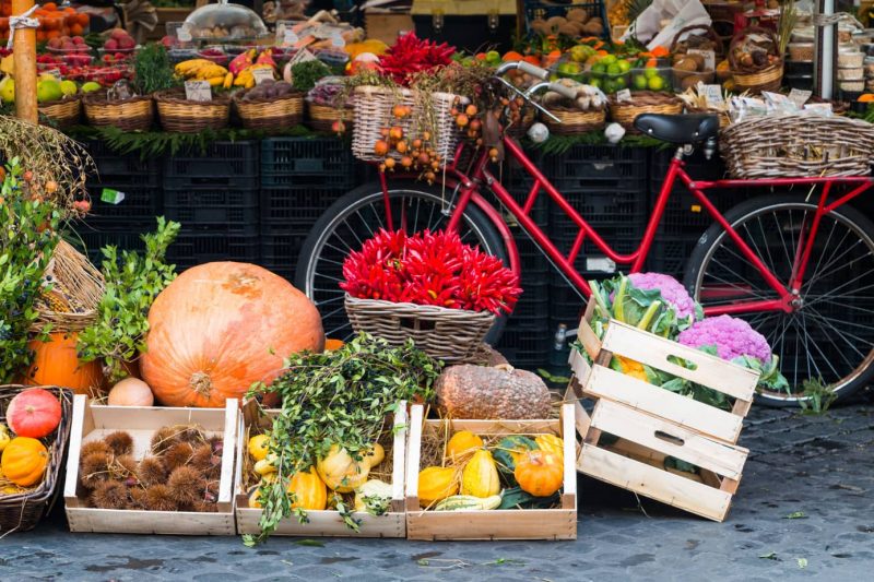 Roman cuisine and produce at a market