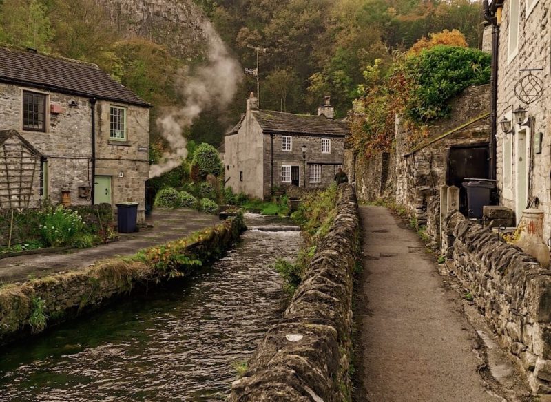 castleton - Places to Visit in the Midlands